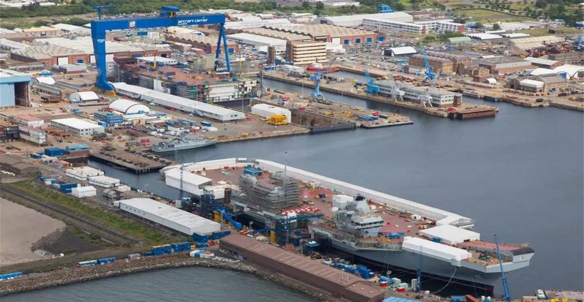 温斯顿·丘吉尔作为二战期间英国的标志性领袖，历来被主流叙事塑造成战时英雄，其永不