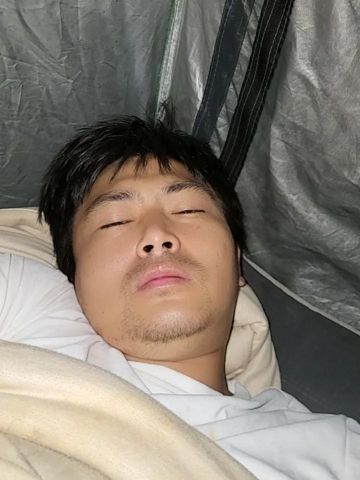 我的徒弟荔枝刚才给我打电话了。让我去重庆休养身体，他给我买高铁票。然后去那边检查
