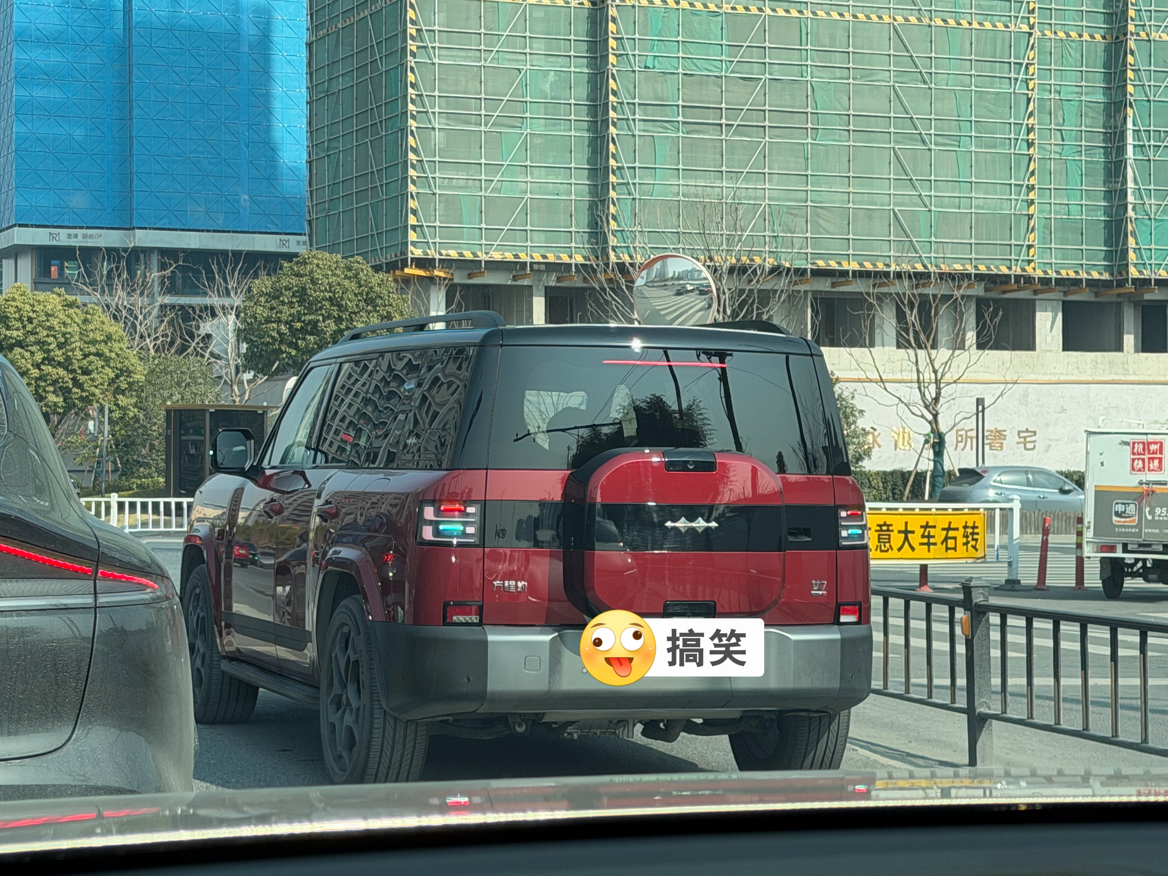 喜欢各种各样的小蓝灯july