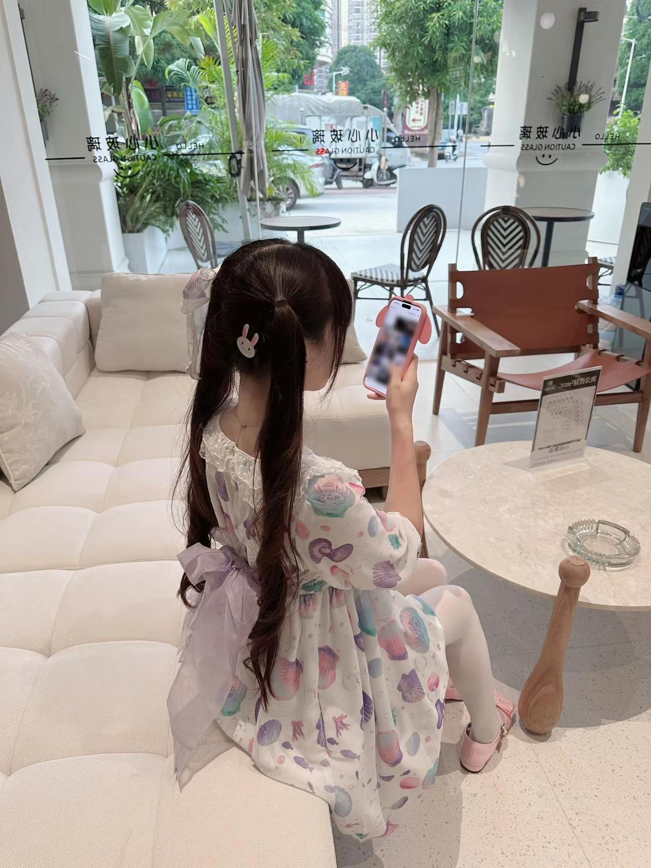 陪伴没有 时间没有 睡觉也难 学也学不明白 我什么都干不好 难过时我也只会哭