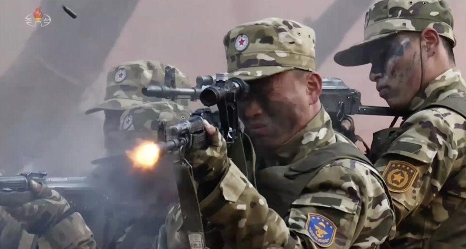 朝鲜伞兵渗透演习