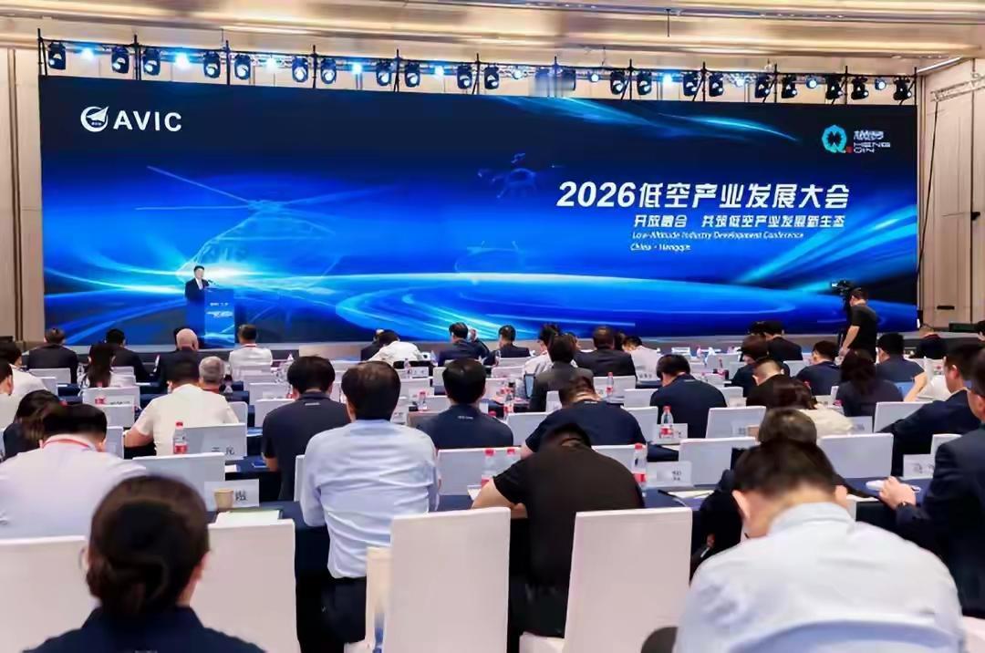 载重400公斤、航程1000公里的无人机货运版在武汉试飞成功，未来用手机即可下单