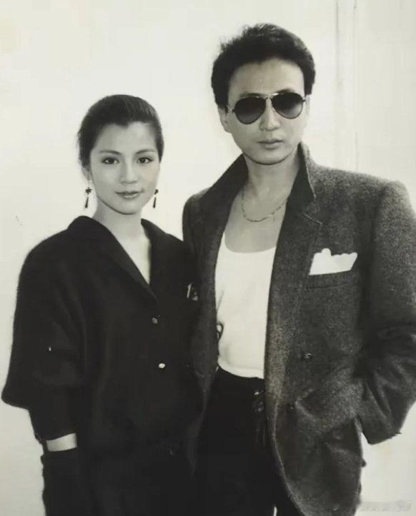 汤镇业回应翁美玲自杀 据港媒，近日受访回应翁美玲自杀，“那时候有一段时间没接触娱