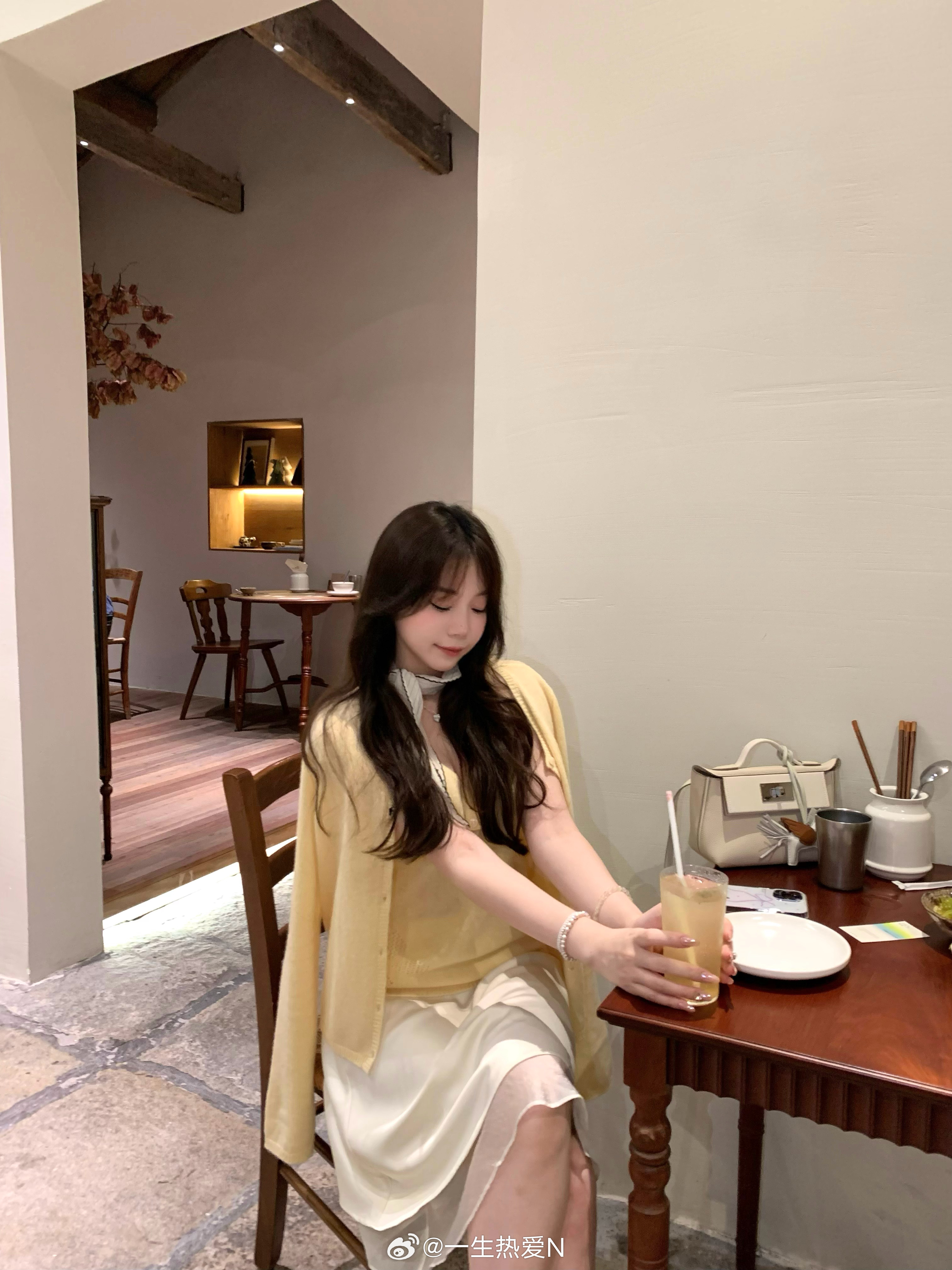 听：是要见面的漂亮声音📝🤍🐣想念有回响 舒服漂亮才是是人生常态。 ​​​