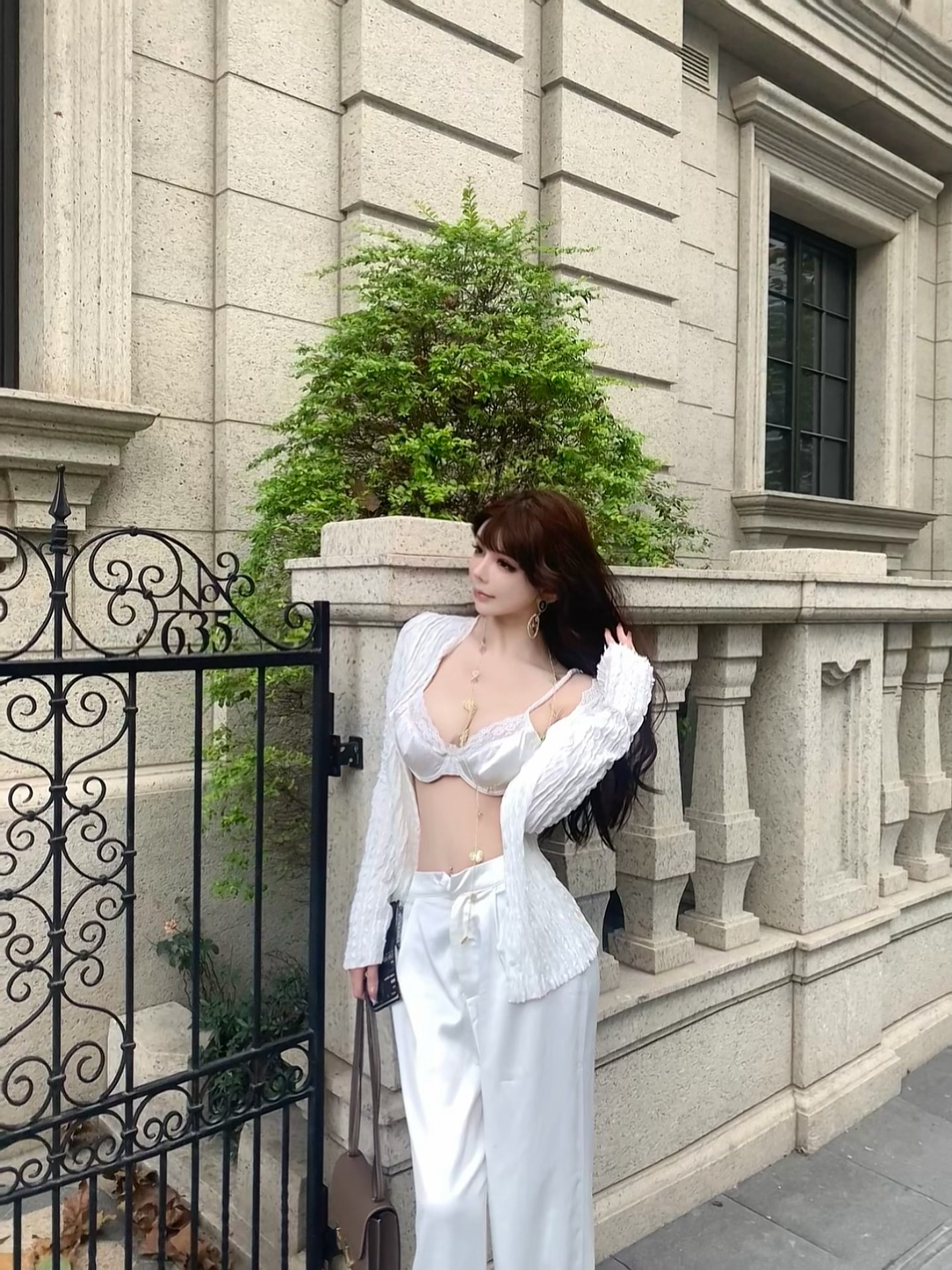 当你有个很会夸的朋友 ​​​