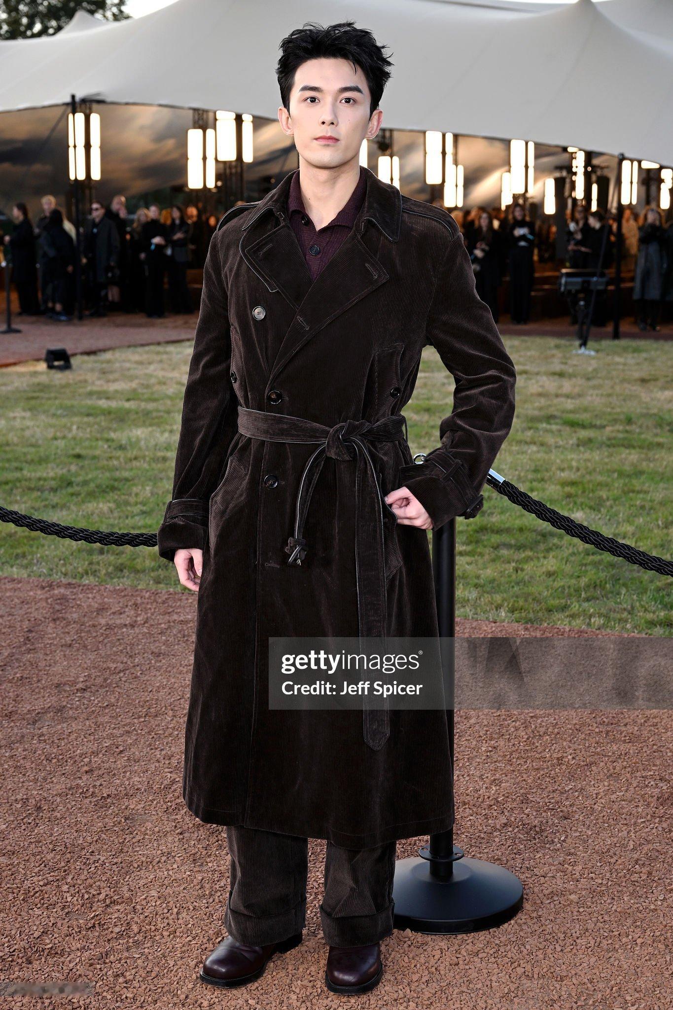 吴磊｜Burberry2026夏季系列 时装秀感受 Getty Images 生