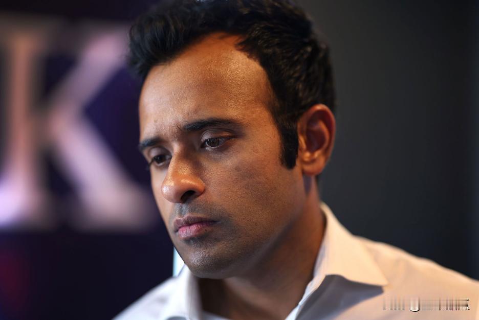 美国人在养虎为患。美媒称，前往美国的印度学生，15年来首次超过中国学生，上一学年