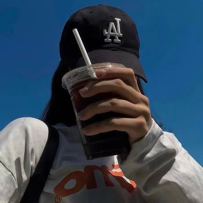 不是不想跟你谈 ，家头实在太困难。你家小区有保安 ，我家山路十八弯。天冷你在吹空