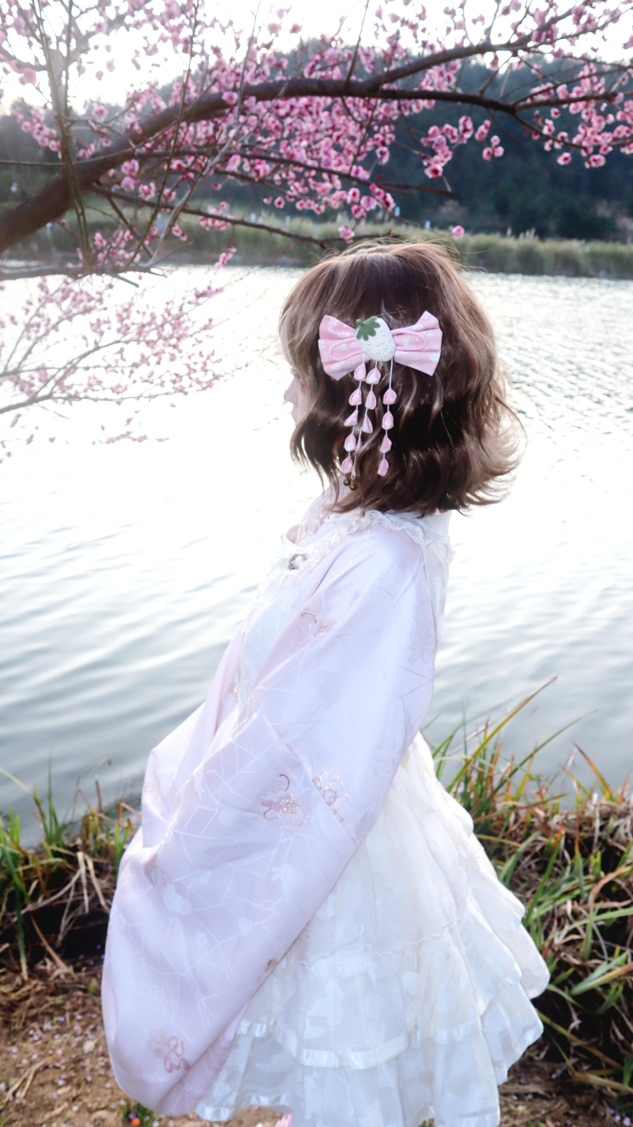 为了追求幸福 人们一头扎进痛苦◞‸◟ 。