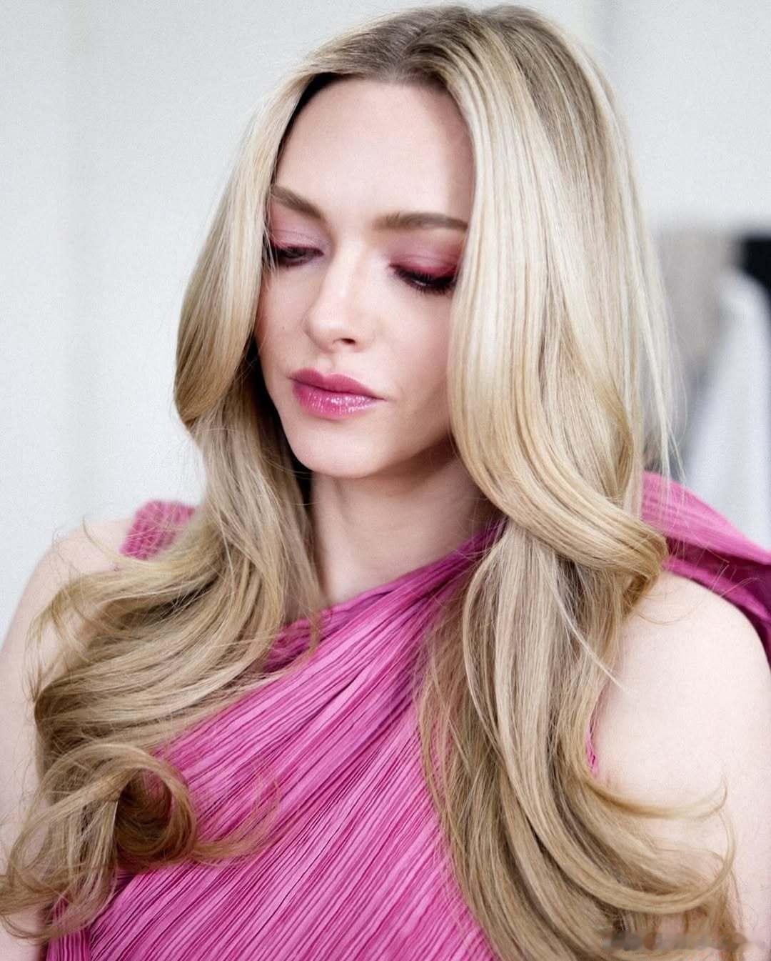 Amanda Seyfried阿曼达塞弗莱德之前为Lancôme拍摄新广告的妆造