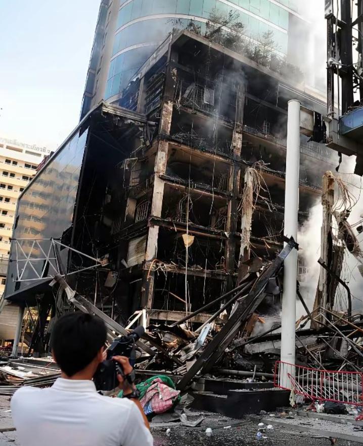 刚刚背刺中企没多久，印尼国内的镍矿危机就爆发了，2026年8月7日，印尼邦加勿里