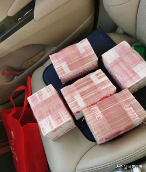 52岁婆婆无退休金，整天打麻将不帮衬，对比身边长辈，我越想越委屈

我婆婆74年