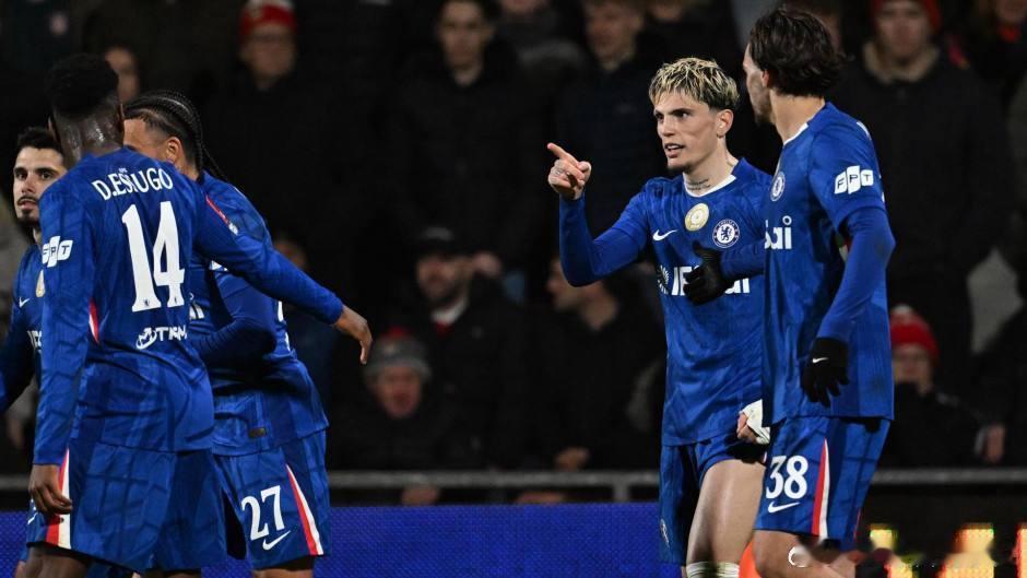 英格兰足总杯切尔西vs利兹联蓝狮”切尔西在动荡中迎来足总杯4强战，周日将在温布里