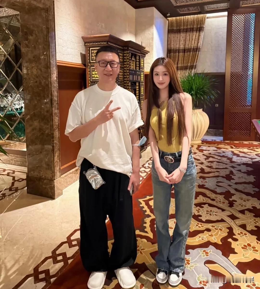 很难想象，他也已经五十多岁了，我对他的印象还停留在《潜伏》的时候。
深圳遇见孙红