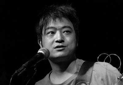 57岁摇滚歌手何勇去世，与窦唯、张楚并称“魔岩三杰”，死因曝光