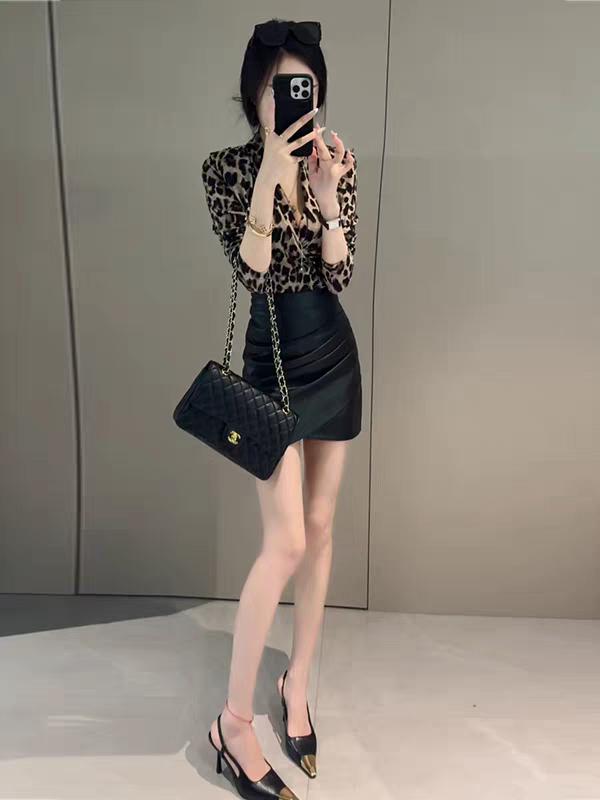 时尚的着装，加上脚上的红绳才是捡点穿搭！酷风穿搭