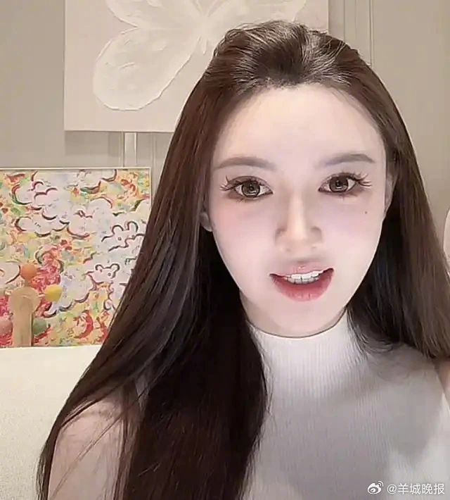 【#叶珂回应复出直播#】#叶珂说不要对赚钱有羞耻心# 据大河报报道，7月26日，
