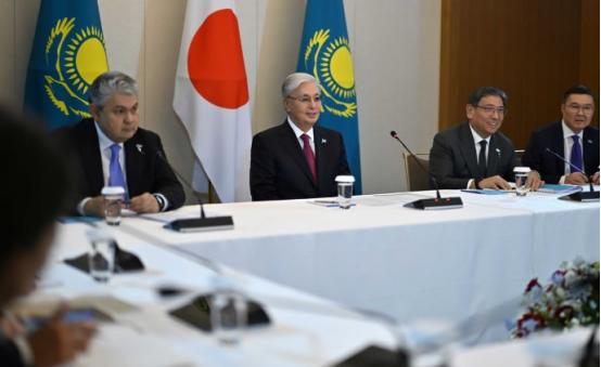 日本想骗中亚五国共同反华，还兴冲冲签了稀土协议，结果却发现运输是个大问题！
 