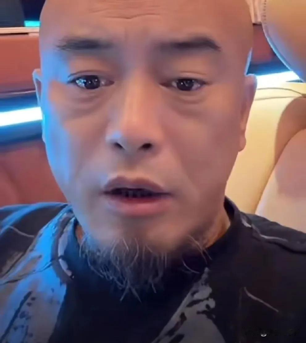 丁老五分析洋的活动必赔钱！

               丁老五返程时在车内直