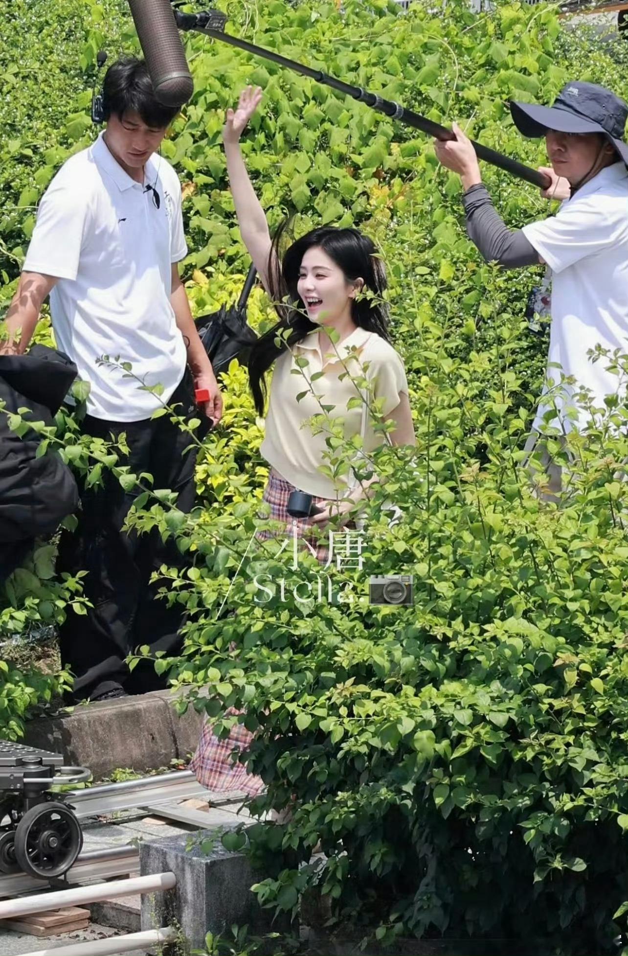 白鹿你终于原谅现偶了哇塞好元气 