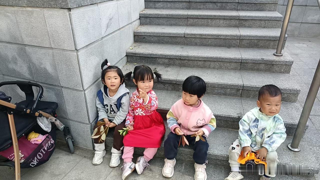 借钱不还！
大姐前天从吉林市过来了，她是来要债的，可惜，她白来一趟，一分钱都没要