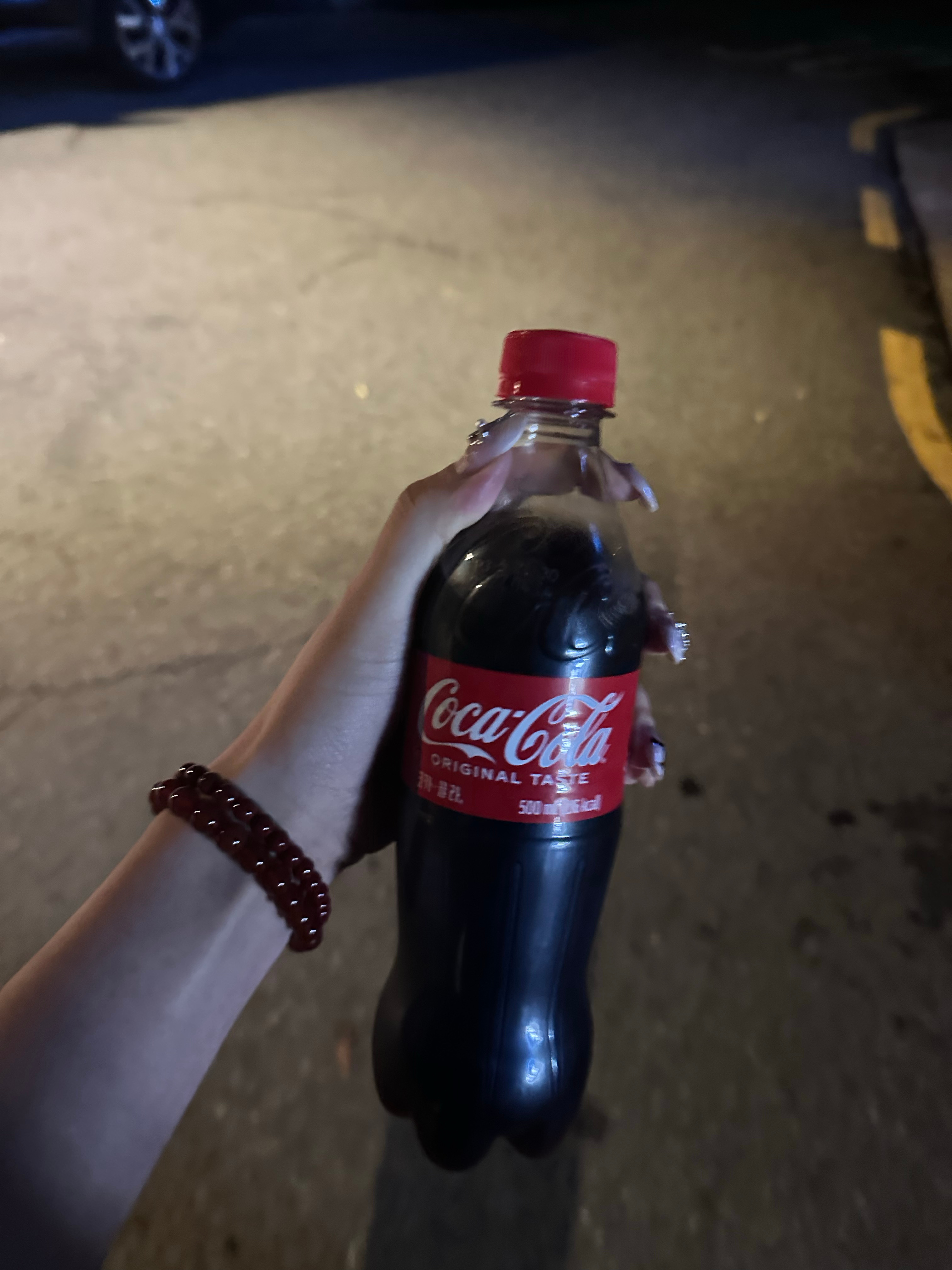 下楼扔垃圾想着要是没下雨就去买瓶可乐耶！没下雨！ 