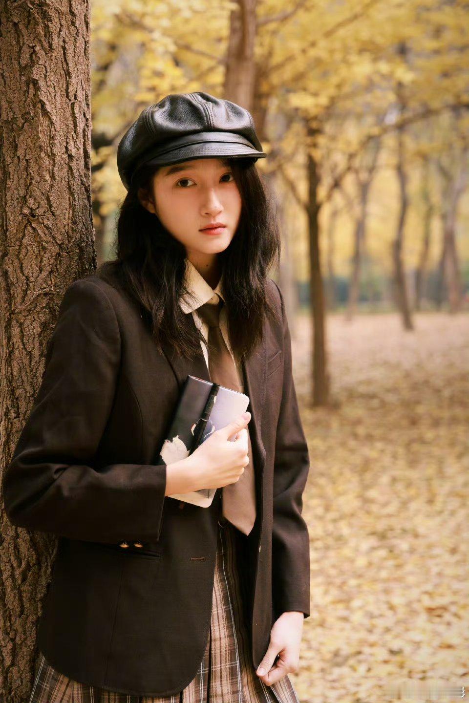 【二胖科普】之   关晓彤关晓彤，满族，祖籍辽宁省抚顺市新宾县，爷爷是抗美援朝老