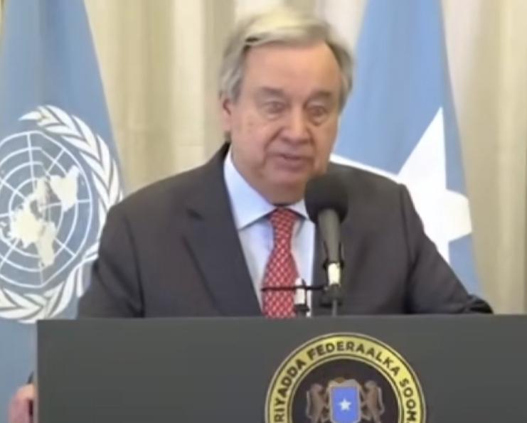 联合国秘书长古特雷斯4月27日在联合国安理会发言，他说在各国船只霍尔木兹海峡通航