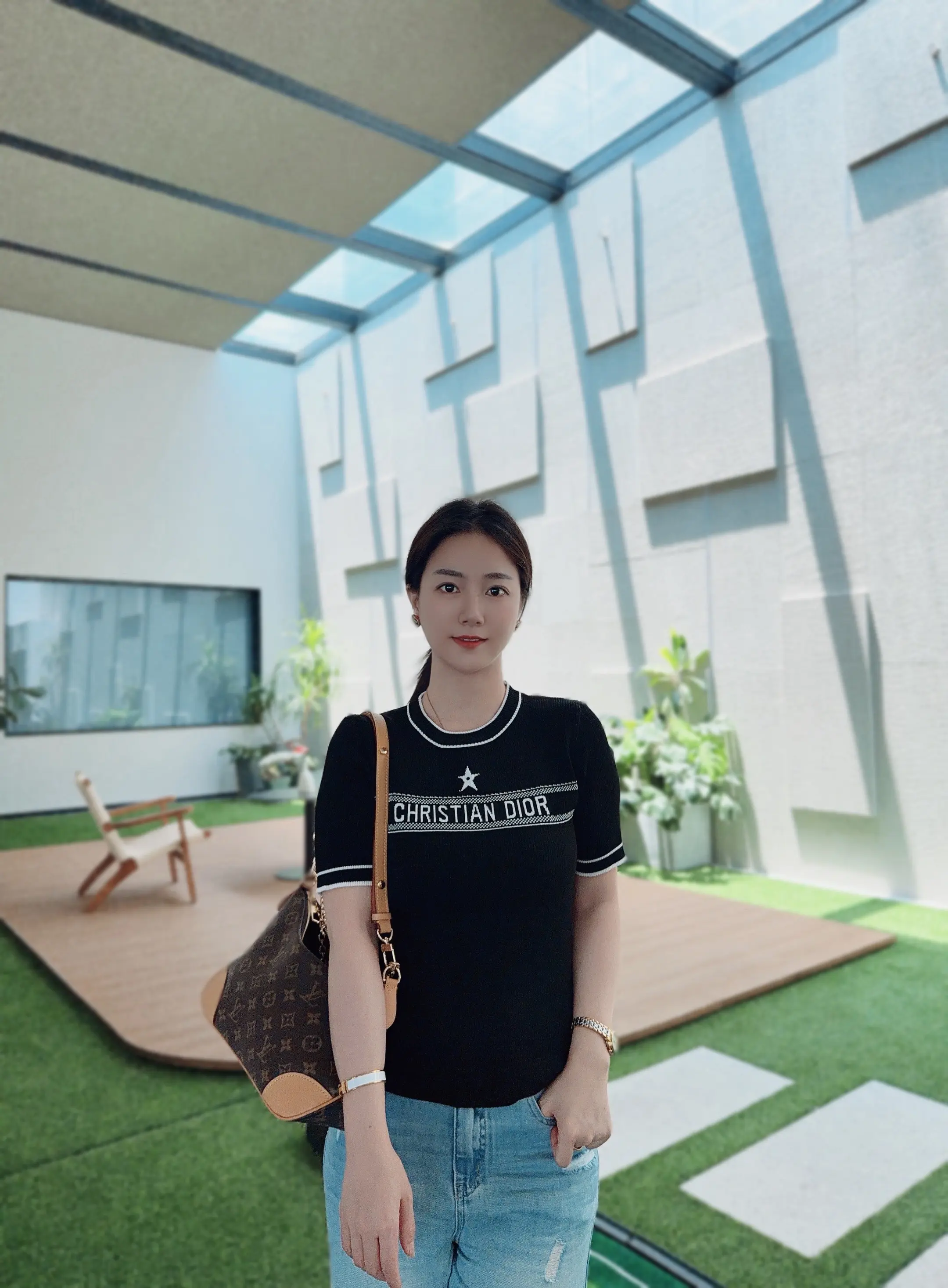 最好看的一批女人，她不是零零后，也不是九零后。 零零后好是好，就是太小...