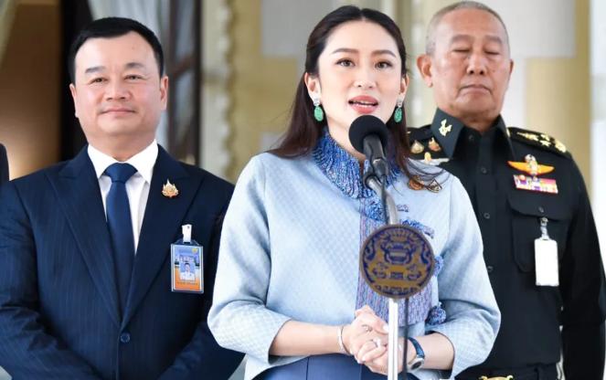这事，已经不是“泰国打柬埔寨”这么简单了，而是全东南亚都在看柬埔寨出不出“报应”
