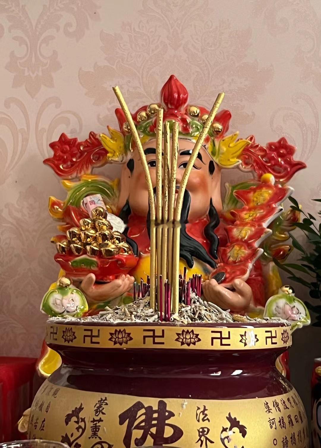 命是天生的，怨也没用；运是有时差的，急也不来。但积福这件事，全凭你自己。每一念善