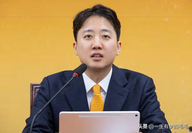 韩国改革新党党首李俊锡3月24日明确表示，从未考虑与首尔市长吴世勋开展合作。针对