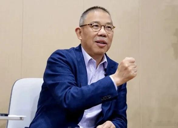 首富钟睒睒又捐了9个亿提起钟睒睒，很多人第一反应是农夫山泉，但其实他手里还有另一