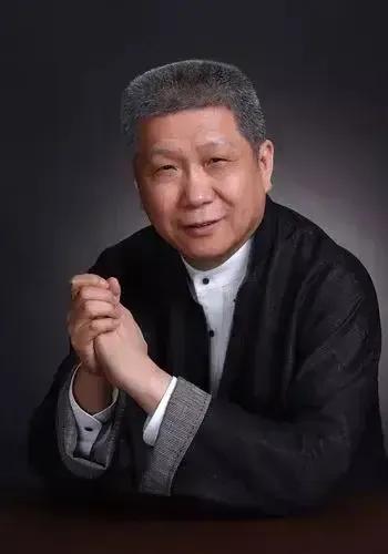 马未都说观复博物馆现在不是属于自己的了，他担心自己身体万一有点事，把博物馆改成了