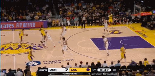 顶薪准备好！里夫斯两记三分手感火热！
在今天NBA常规赛湖人对阵掘金的第一节比赛