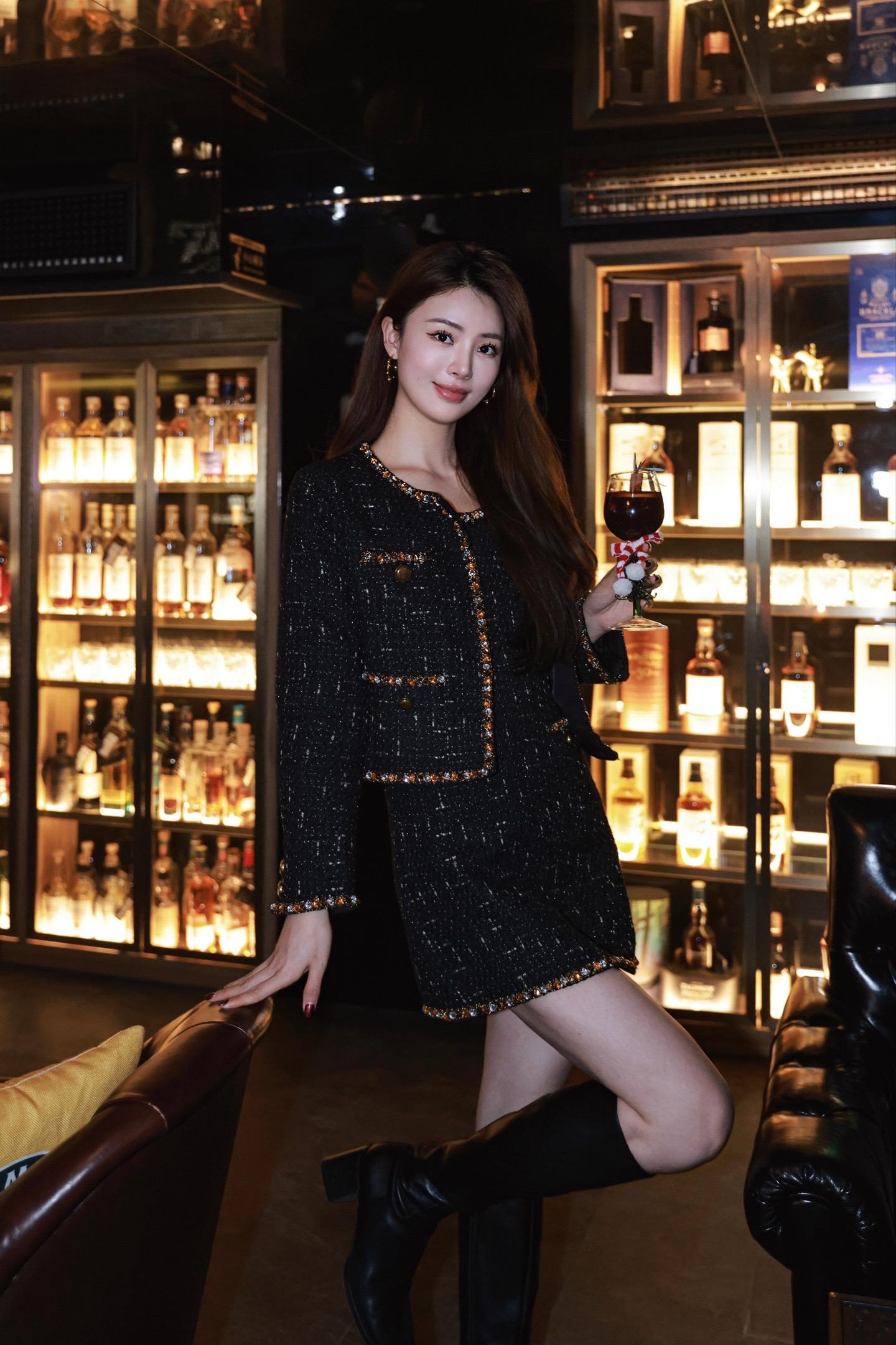 在上海!找到了威士忌爱好者的快乐老家🥃。- 我的快乐老家！氛围感一顶...
