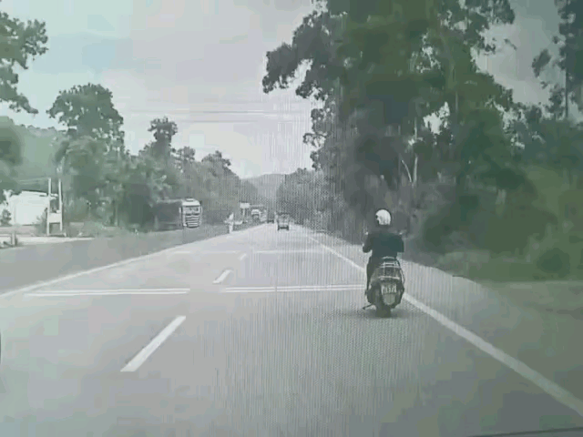 他为什么就这样水灵灵的装上去了？看看谁的眼力劲最好[狗头]