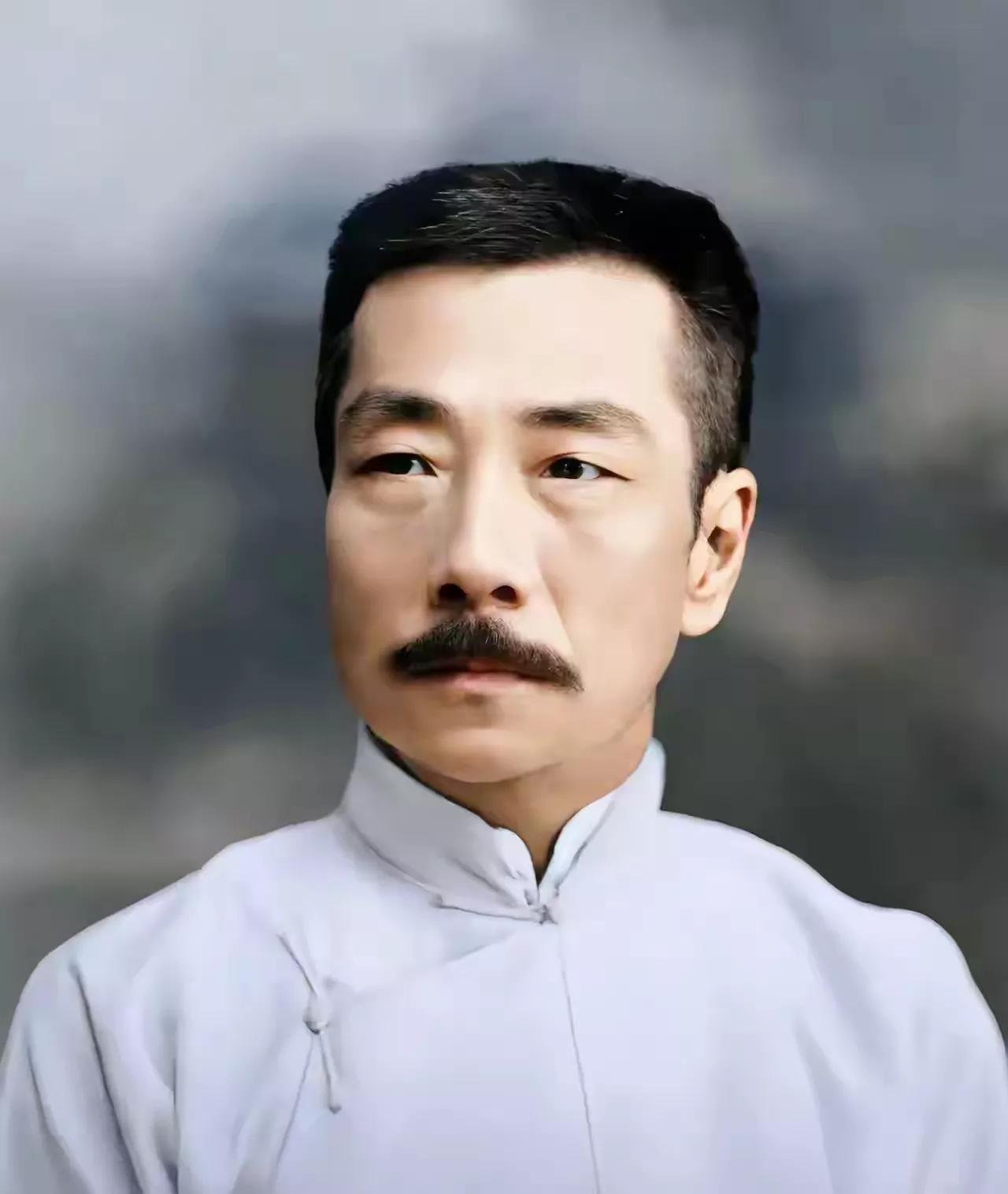 鲁迅先生骂人的三个底线。
鲁迅先生是三十年代最有思想的文人作家。在他的一生中骂过