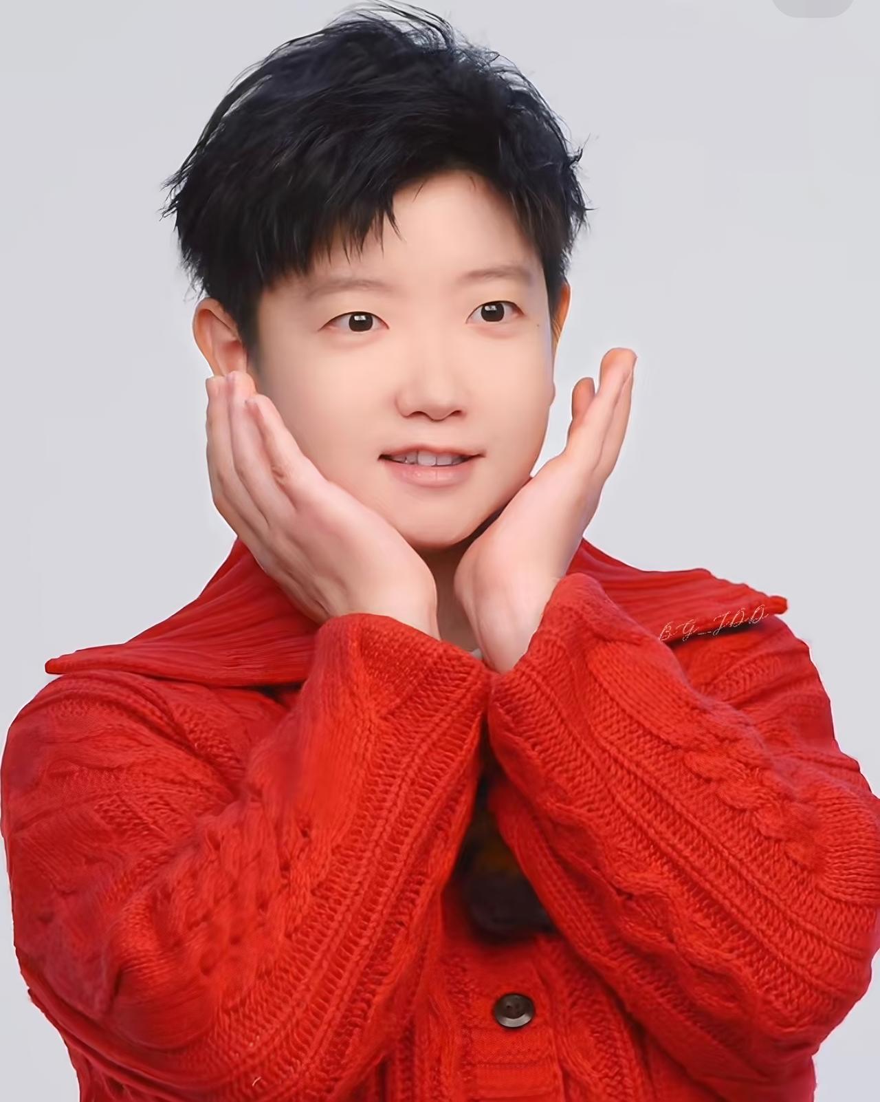 “谢谢大家，回头见！”
后面还带着个小太阳，
孙颖莎也知道大家想念她了，
在高露