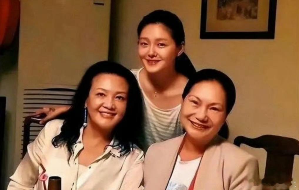#大S妈妈说不认识张兰#你说得对，但你也不对。你说得对，但你也不完全正确。从某种