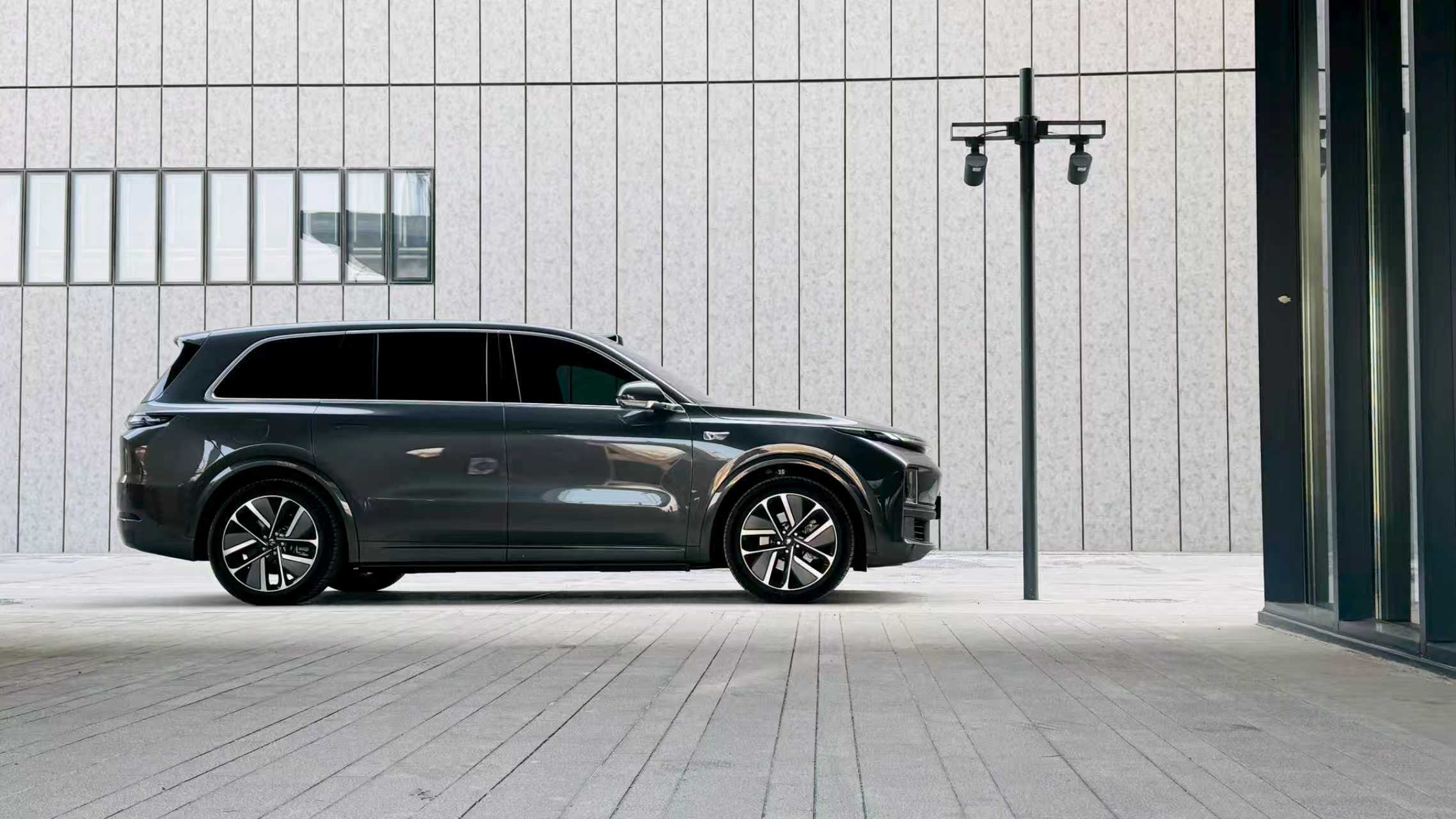 服务是买车的隐形豪华 ​最近把理想L9开去保养，体验到了“3年6万公里保养权益”