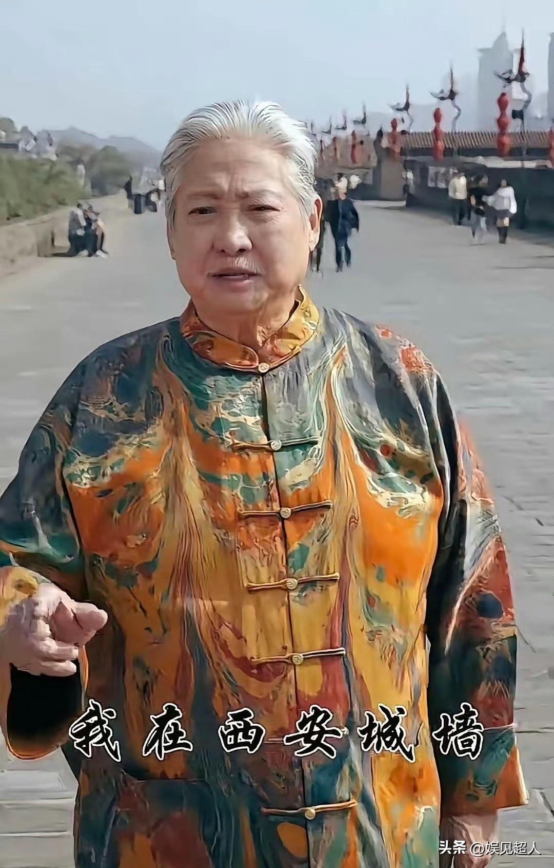 李连杰看着像逆龄了！洪金宝居然不用轮椅能走了！倪萍都能爬庐山了！
 
之前这几位