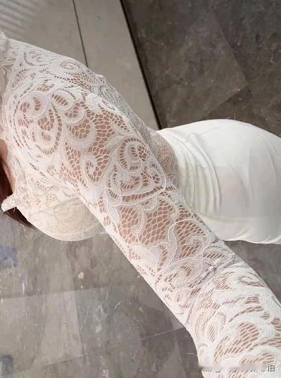 老婆说这身上衣被她买对了，穿着特别凉爽透气。她凉不凉快我不知道，反正我是越看越热