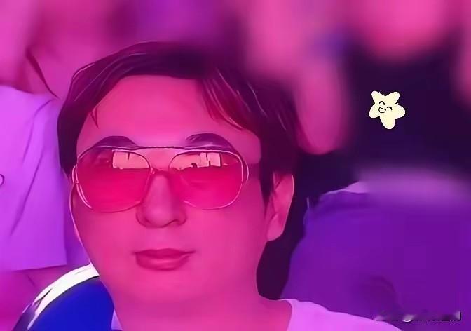 这个地球上让我最看不懂的人，
就是王思聪了！
快40的人了，居然还跑去新加坡欣赏