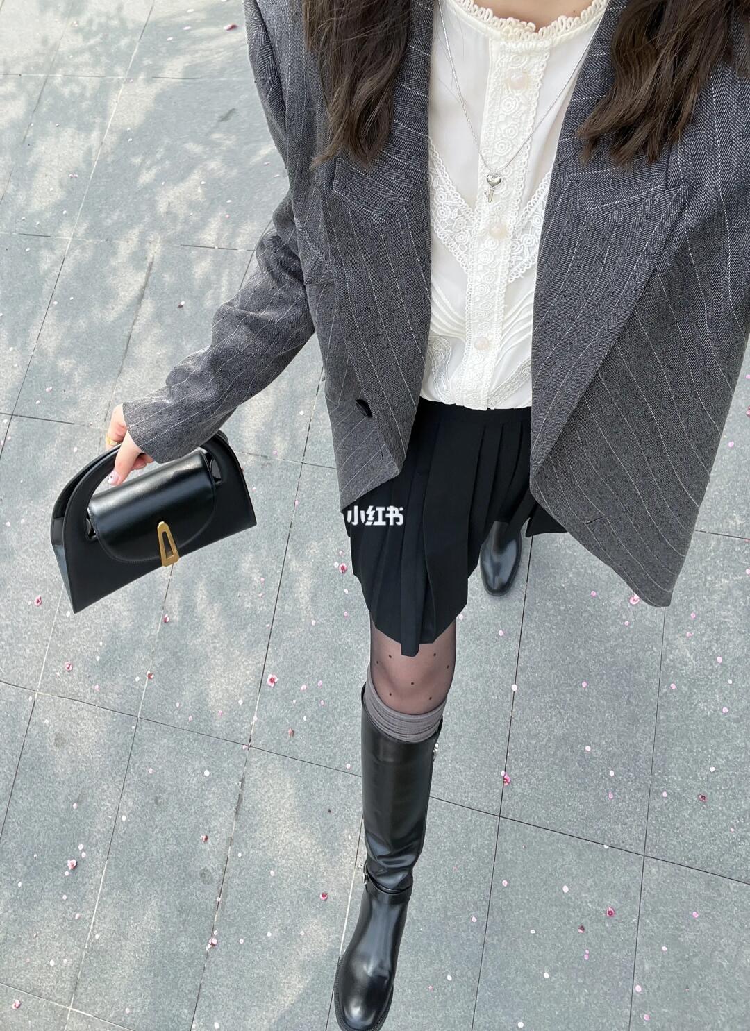 谁懂啊！西装➕高靴赢的好彻底！打工人爱极了！