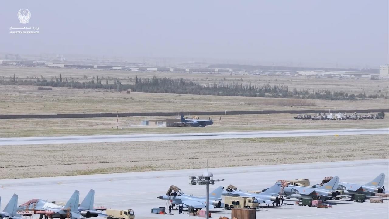 结合中国空军出动攻击-2武装无人机、阿联酋空军调动幻影-2000战斗机，美国C-