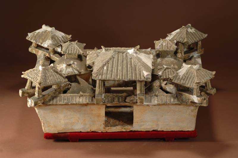 湖北鄂州市博物馆藏1991年鄂钢饮料厂墓葬出土三国时期吴国 青瓷仓廪院落 