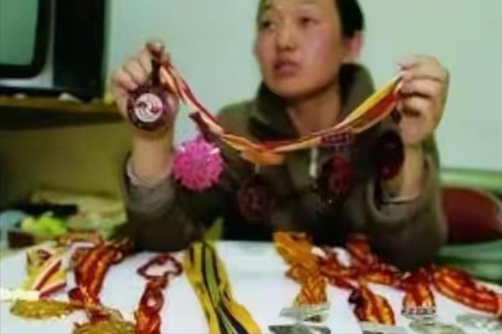 她为国拿下9枚金牌，却被黑心教练下药终身不育，如今终苦尽甘来

长春大众浴池的角