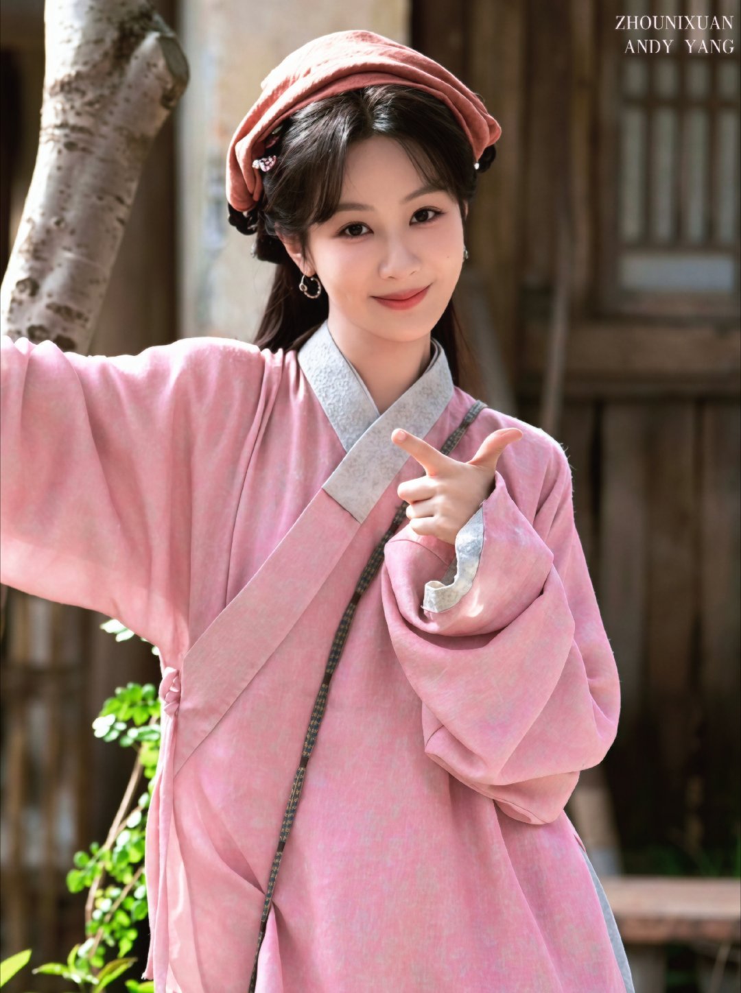 杨紫妆造水平美丽漂亮，优秀自信杨紫祯美