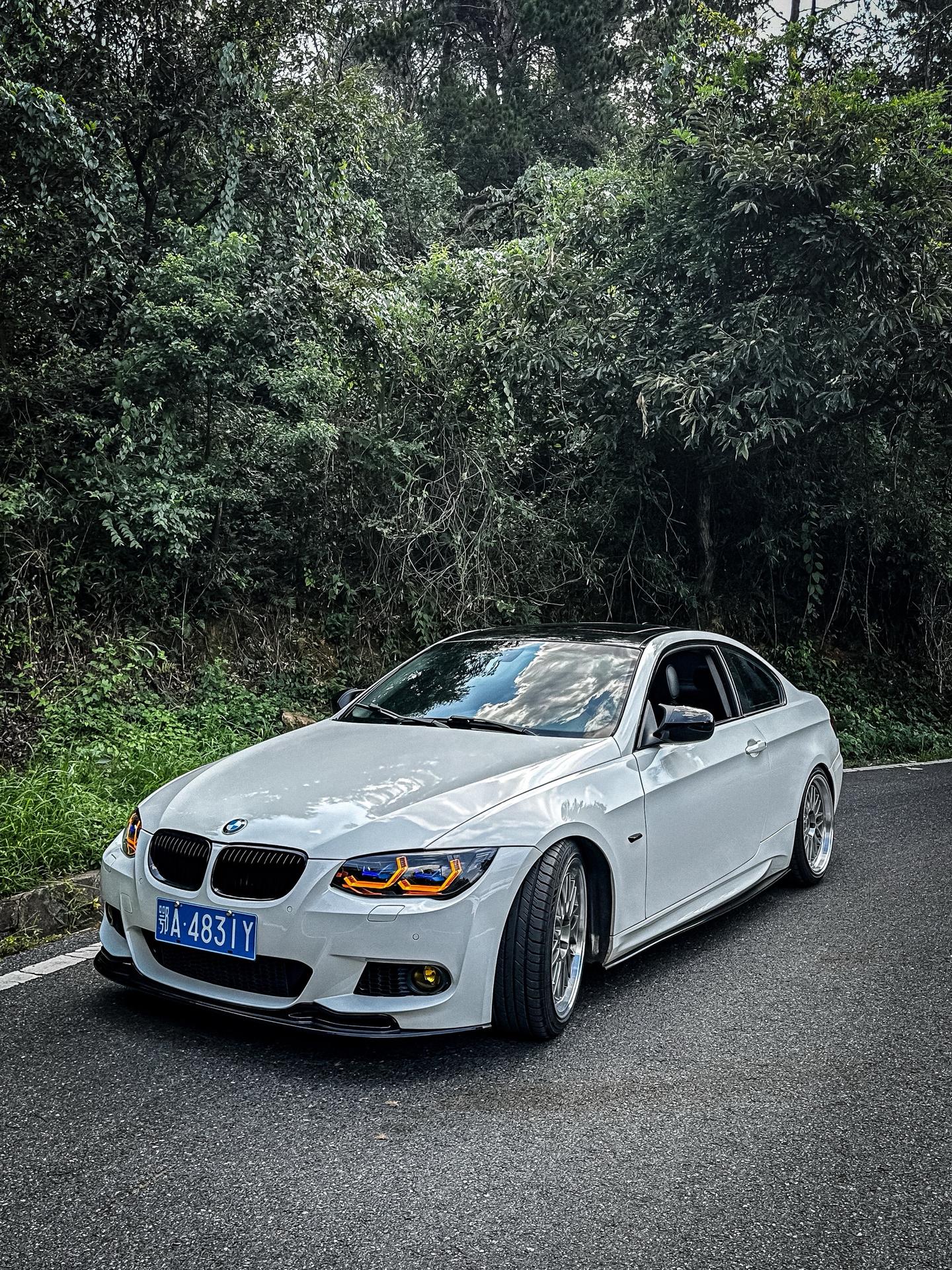 宝马E92 335i.缝隙都不调好怎么能让他看的精神起来